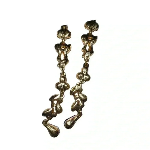 Absolutely GORGEOUS!!Elegant Red Gemstone Earrings - Polished Gold-Tone Setting” - Picture 13 of 14